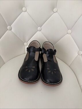 Felix & Flora Kids Black Mary Jane Uniform Shoes with T-Strap Girls 13